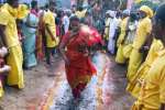 மாகாளியம்மன் கோவிலில் குண்டம் விழா கோலாகலம்!