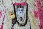 கிருத்திகை வழிபாடு: பால முருகனுக்கு விபூதி அலங்காரம்!