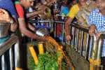 கரூர் மாரியம்மன் கோவிலில் வெள்ளி சிம்ம சிம்மவாகன மண்டகப்படி