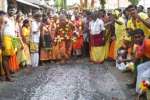 மசிரிமாரியம்மன் கோவிலில் குண்டம்: ஏராளமான பக்தர்கள் பூ மிதித்து நேர்த்தி