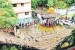 காளஹஸ்தி கோவிலில் நிழற்பந்தல் இடிந்து விழுந்தது!