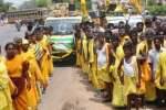 விழுப்புரம் பக்தர்கள் குழு பாதயாத்திரை!