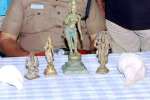 ரூ.5 லட்சம் மதிப்பிலான சுவாமிகள் சிலைகள் பரிமுதல்!