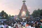 திரவுபதியம்மன் கோவிலில் தேர் வடம் பிடித்தல் உற்சவம்!