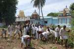 மந்தக்கரை காமாட்சியம்மன் கோவிலில் உழவாரப் பணி!
