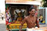 உலக நன்மைக்காக பாத யாத்திரை!