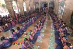 கல்வியில் சிறக்க.. மாணவிகள் திருவிளக்கு வழிபாடு!