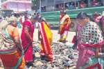 அடிப்படை வசதிகள் இல்லாமல் மடப்புரத்தில் பக்தர்கள் அவதி