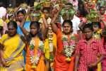 மின்மோட்டார் மூலம் அம்மனுக்கு பால் அபிஷேகம்!