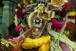 பிள்ளையார்பட்டியில் தேரோட்டம்: சந்தனக்காப்பு அலங்காரம்!