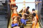 சபரிமலை 18 படிகளில் புதிய பஞ்சலோக தகடுகள் பதிக்கும் பணி தொடக்கம்!