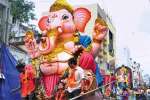 பெங்களூரு விநாயகர் சிலைகள் ஏரிகளில் கரைப்பு!