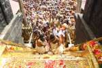 ஐம்பொன் பதித்த 18 படிகள் ஐயப்பனுக்கு சமர்ப்பணம்!