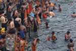 பம்பையில் ஆடைகளை வீசினால் ஆறு ஆண்டு சிறை: குருசாமிக்கும் தண்டனை!