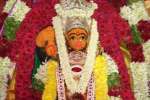 சந்தனக்காப்பு அலங்காரத்தில் அருள்பாலித்த  உக்கிர வீரமாகாளி!
