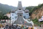 ராஜகோபுரம் முன் வாகன அணிவகுப்பு: மருதமலை பக்தர்கள் அதிருப்தி!