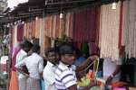 ஐயப்ப பக்தர்களுக்கு தேவையான வேட்டி, மாலை விற்பனை ‘ஜோர்’!