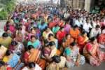 சென்னை இயல்பு நிலை திரும்ப வேண்டி நிறுவனங்களில் பிரார்த்தனை!