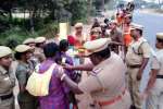 பழநி பாதயாத்திரை பக்தர்களுக்கு ஒளிப்பட்டை ஸ்டிக்கர்