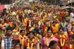 பத்ர காளியம்மன் குண்டம் திருவிழா: காவிரி தீர்த்தக்குடம் சுமந்து பெண்கள் ஊர்வலம்!