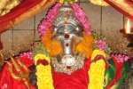 தடைகளை தாண்டிச் சென்று வராகி அம்மனை தரிசிக்கும் பக்தர்கள்!