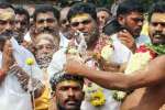 கோவில் விழா: தலையில் தேங்காய் உடைத்து பக்தர்கள் நேர்த்திக் கடன்!