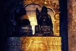 300 ஆண்டு பழமையான கிராமக்கோயில் மூலவர் மீது சூரிய ஒளி!