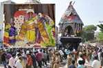 நரசிம்மர் சுவாமி கோவில் விழா: பக்தர்கள் தேர் வடம் இழுப்பு