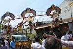 மாரியம்மன் கோவில் திருவிழா: அலகு குத்தி பக்தர்கள் பரவசம்