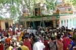 மாரியம்மனுக்கு ஜாத்திரை விழா கிராம தேவதைக்கு பொங்கல் வைப்பு