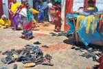 மடப்புரம் கோயிலில் மாயமாகும் காலணிகள்: தவிக்கும் பக்தர்கள்!