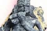 சாயல்குடி அருகே கடலில் கரை ஒதுங்கிய கிருஷ்ணர் சிலை
