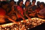 ஆடி வெள்ளியில் வரலட்சுமி விரதம்: பக்தி பரவசத்தில் பெண்கள்