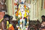 குச்சனூர் கோயிலில் மதுவிருந்து படையல்!