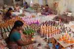 கொலு பொம்மைகள் தயாரிப்பு பணி தீவிரம்