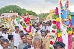 கிராம மக்கள் மழை வேண்டி.. புரவி எடுப்பு திருவிழா