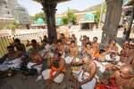 திருவண்ணாமலை அருணாசலேஸ்வரர் கோவிலில் பூணூல் மாற்றும் வைபவம்