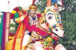 நவராத்திரி உற்சவத்தில் அம்பு வீசிய பெருமாள்