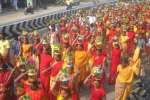 இடைப்பாடி மாரியம்மன் கோவிலில் தீர்த்தக்குட ஊர்வலம்