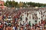 கார்த்திகை அமாவாசை: ராமேஸ்வரம் அக்னி தீர்த்த கடலில் குவிந்த பக்தர்கள்