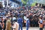 சபரிமலையில் பக்தர்கள் கூட்டம் அலைமோதல்: தரிசனத்துக்கு 8 மணி நேரம் காத்திருப்பு