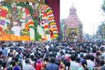 படியளந்தார் பரமசிவம்: அஷ்டமி சப்பரத்தில் மதுரை மீனாட்சி, சொக்கநாதர் உலா