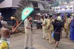 சபரிமலையில் விசிறி வீசும் மதுரை பக்தர்