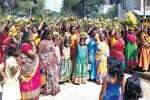 சதுரங்கப்பட்டினத்தில் அங்காளம்மனுக்கு பால்குட அபிஷேகம்
