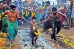 தருமத்துப்பட்டியில் பூக்குழி இறங்கிய ஐயப்ப பக்தர்கள்