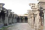 உத்தரகோசமங்கை மங்களநாதசுவாமி கோயிலில் முழுமை பெறாத மண்டபம்