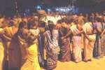 புதுப்பாளையம் மக்கள் மழை பெய்ய வேண்டி கும்மியடித்து வழிபாடு