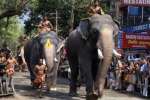 குருவாயூர் கோயிலில் 1001 கலச அபிஷேகம்