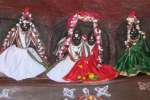 ராமானுஜரின் புகழை பாடிக் கொண்டு கோவிலை நிர்வகிக்கும் சகோதரிகள்