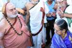 தர்மம் அவசியம்; அதர்மம் கூடாது:சிருங்கேரி சுவாமி அருளுரை